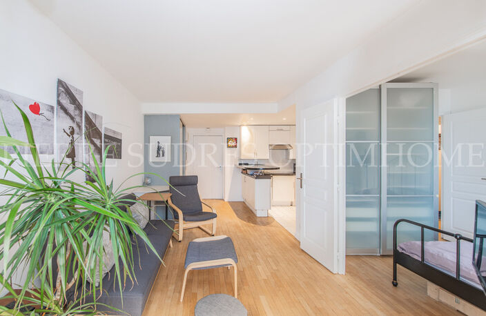 Butte Montmartre : 3 pièces de 54m² avec balcons — photo 4