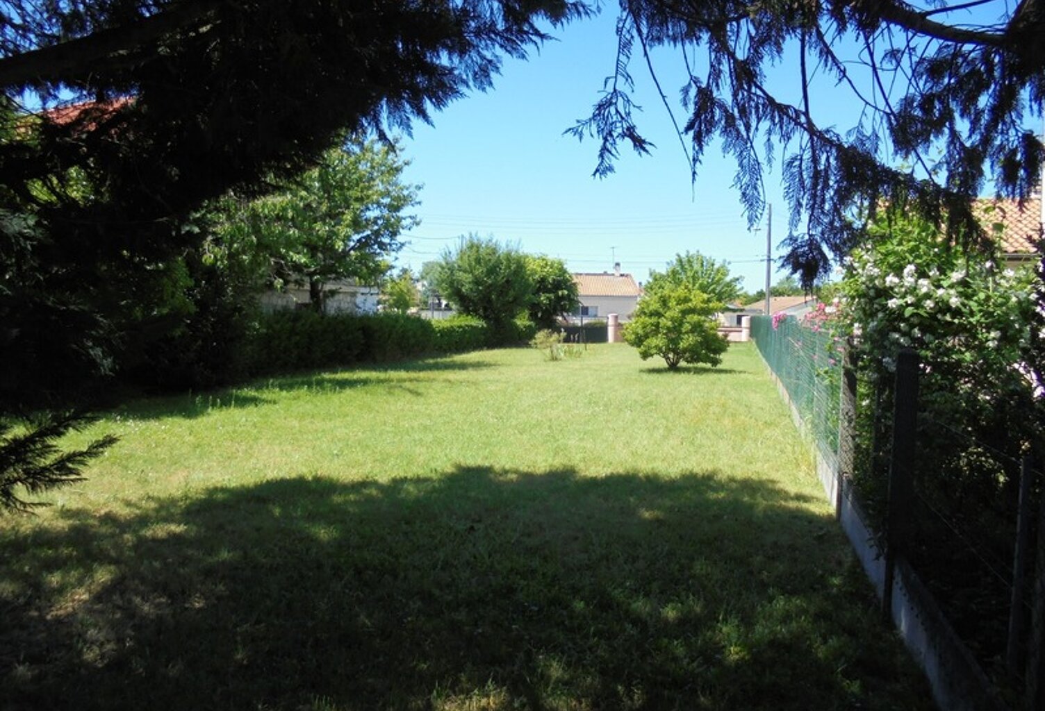 Terrain, 1133 m2 viabilisé, clôturé, quartier hôpital à LIBOURNE — photo 1