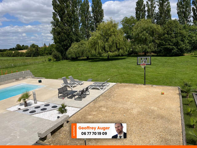 Maison de plus de 220 m² sur terrain de 6 850 m² — photo du bien