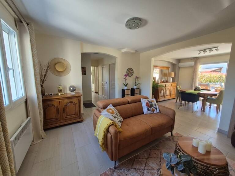 EXLCLUSIVITE-PRESTIGE. Solliès-Ville-Maison provençale avec deux logements distincts, fort potentiel, vue dégagée- 575 000 € — photo 1