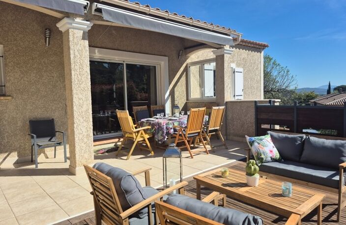 EXLCLUSIVITE-PRESTIGE. Solliès-Ville-Maison provençale avec deux logements distincts, fort potentiel, vue dégagée- 575 000 € — photo 3