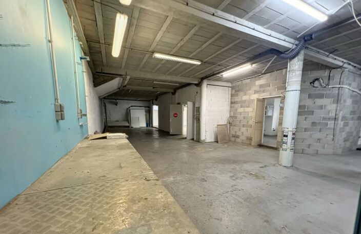 Nîmes, proche hôpital Caremeau, immeuble av. ascenseur, 900m² sur 3 niveaux — photo 5