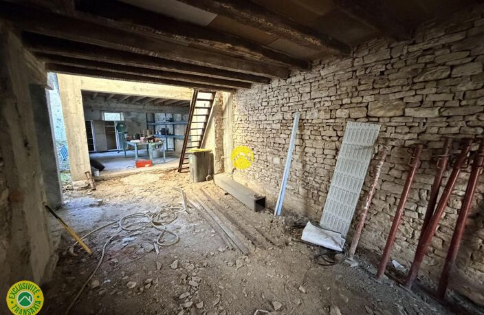 Garage avec atelier et cour — photo 4