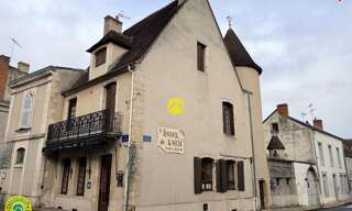 Maison 12 Pièces 225 m² à vendre à Saint-Amand-Montrond (18200)