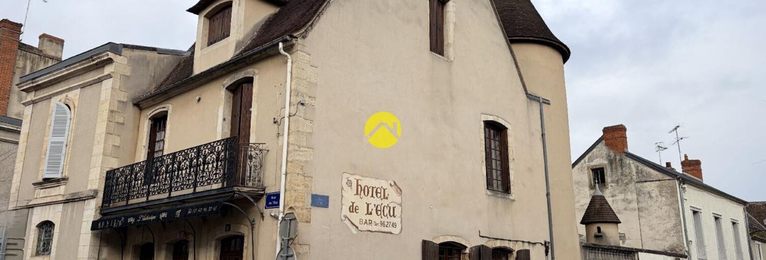 Maison 12 Pièces 225 m² à vendre à Saint-Amand-Montrond (18200)