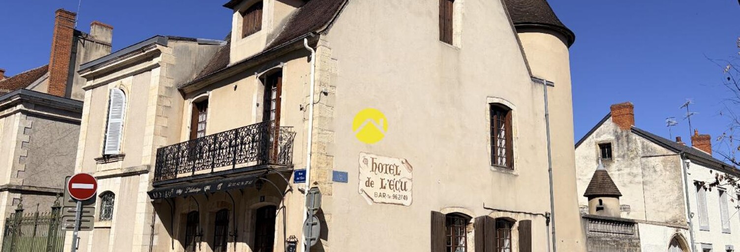 Maison 12 Pièces 225 m² à vendre à Saint-Amand-Montrond (18200)