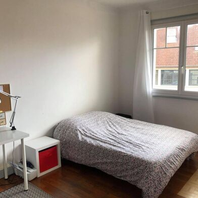 Appartement 3 pièces 810 €
