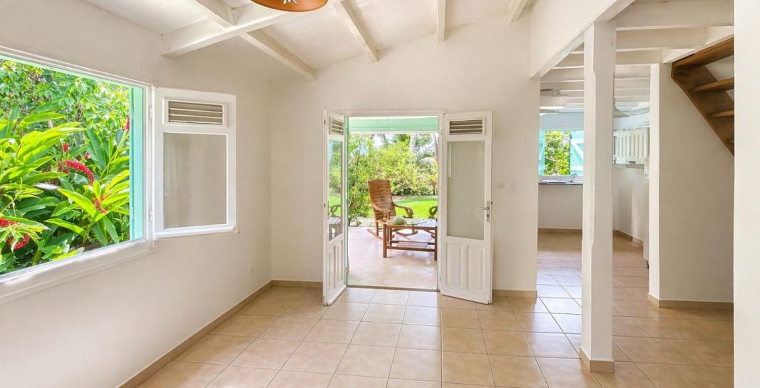 RIVIÈRE-SALÉE – Desmarinière | Maison 3 chambres sur 5 000 m² de terrain – Fort potentiel investisseur — photo 1