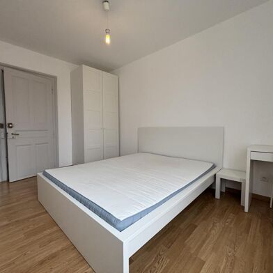 Appartement 4 pièces 335 €