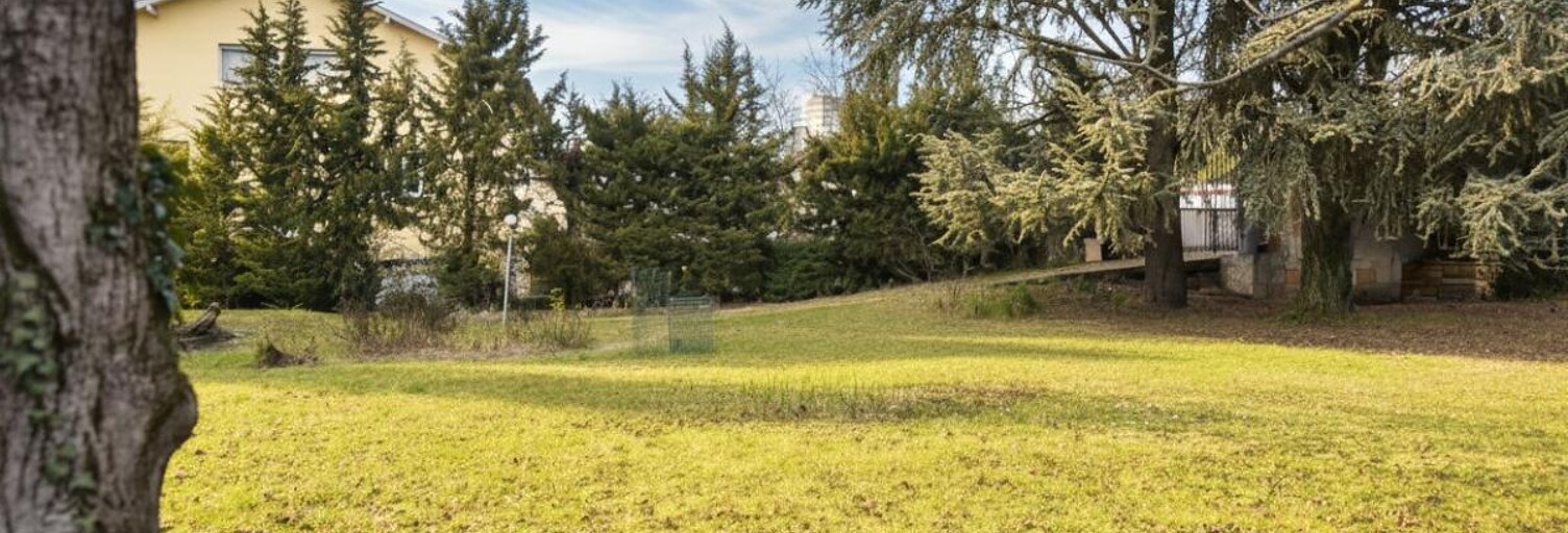 Terrain  1118 m² à vendre à Oullins-Pierre-Bénite (69600)