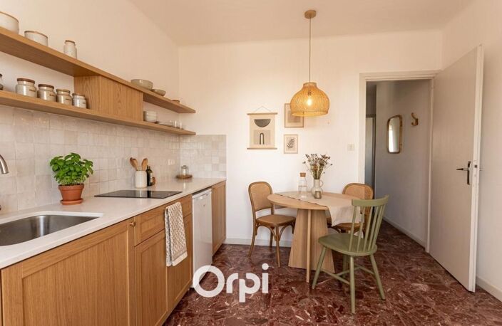 Montpellier Saint Cléophas T4 traversant de 74 m² avec parking et cave — photo 4