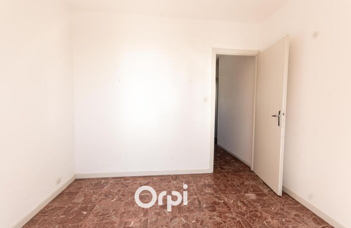 Montpellier Saint Cléophas T4 traversant de 74 m² avec parking et cave — photo 5