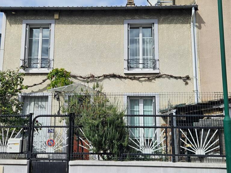 ÉPINAY-SUR-SEINE – Maison 5 pièces avec terrasse et stationnement – Proche RER C — photo 1