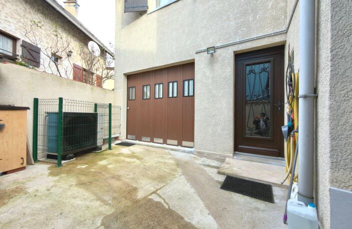 ÉPINAY-SUR-SEINE – Maison 5 pièces avec terrasse et stationnement – Proche RER C — photo 2