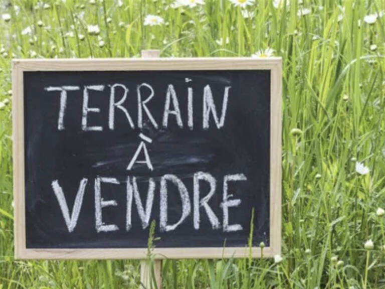 ANGERS (49) - TERRAIN VIABILISE DE 646 m² — photo 1