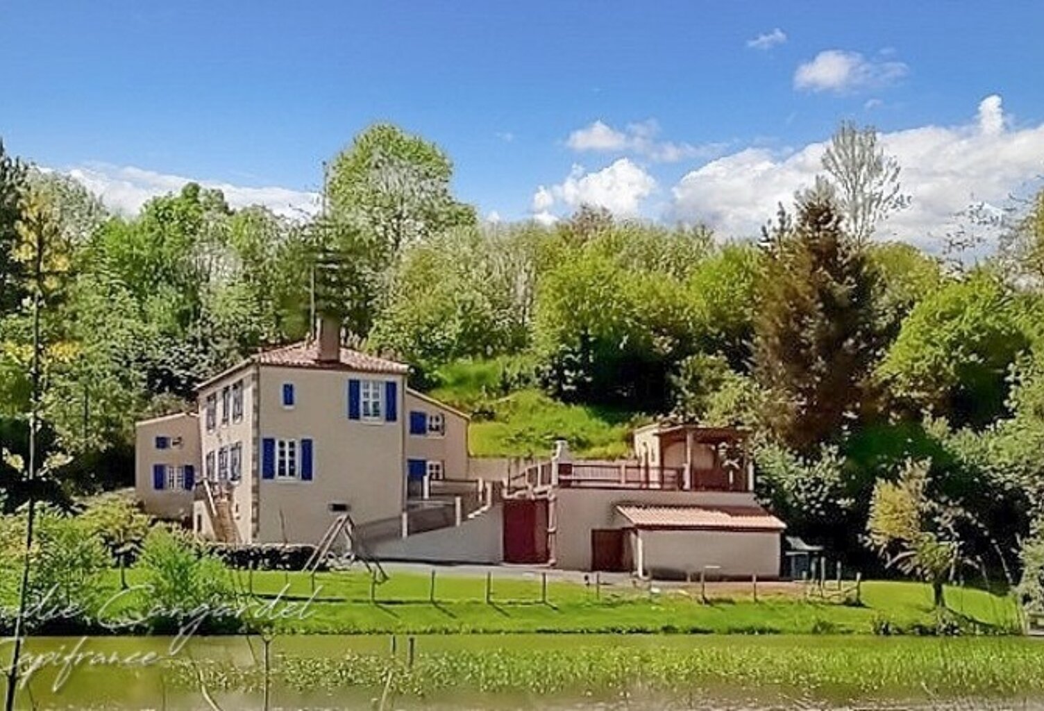 Propriété de charme en bord de rivière, avec activité de gîte Les HERBIERS (85) — photo 1