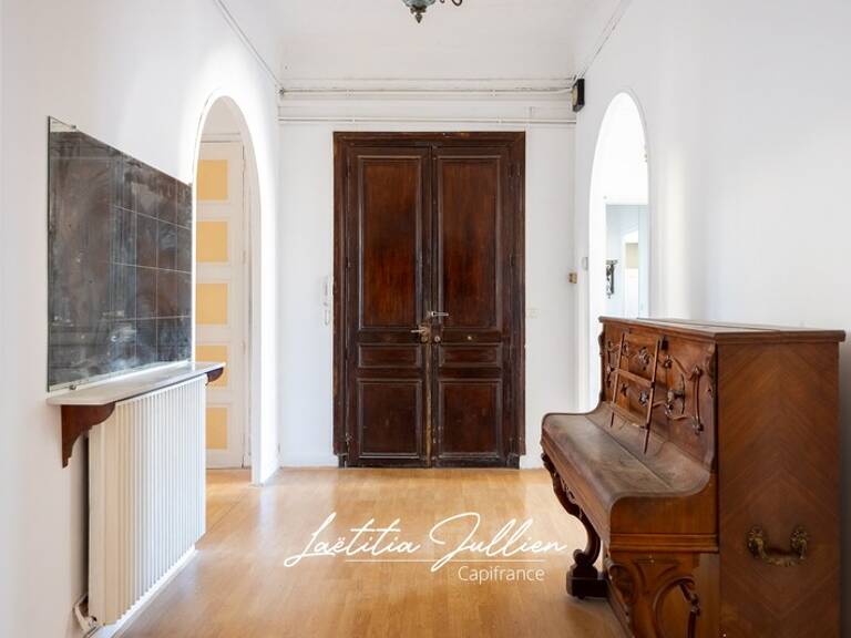 Appartement haussmannien 184.77 m² – 7 pièces – Intégralité du palier – Marseille 8ᵉ - PERIER — photo 1