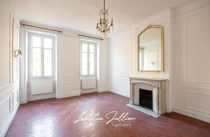 Appartement haussmannien 184.77 m² – 7 pièces – Intégralité du palier – Marseille 8ᵉ - PERIER — photo 2