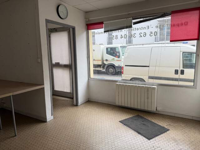 Locaux à vendre SEMEAC (65) — photo du bien