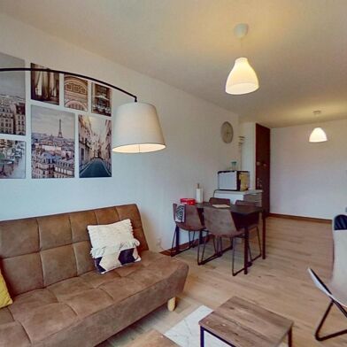 Appartement 5 pièces 490 €