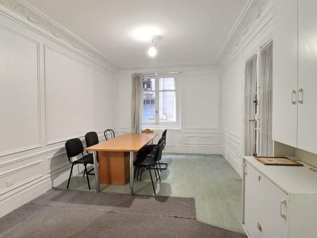 STUDIO - RUE DU GENERAL LARMINAT - Paris XVème — photo du bien