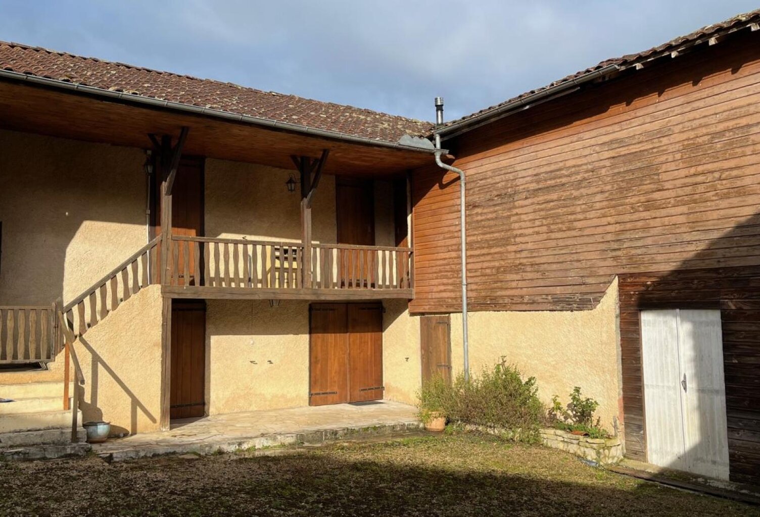 Maison en pierres à vendre à CHEIN DESSUS, 100m² habitables, ter — photo 1