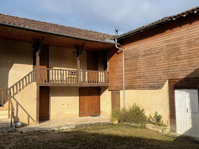 Maison en pierres à vendre à CHEIN DESSUS, 100m² habitables, ter — photo 1