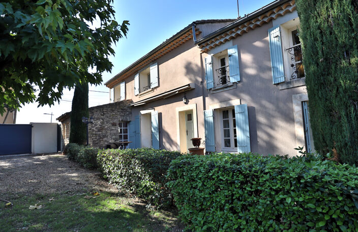 Dept 84 - Robion - Beau mas proche du village — photo 2
