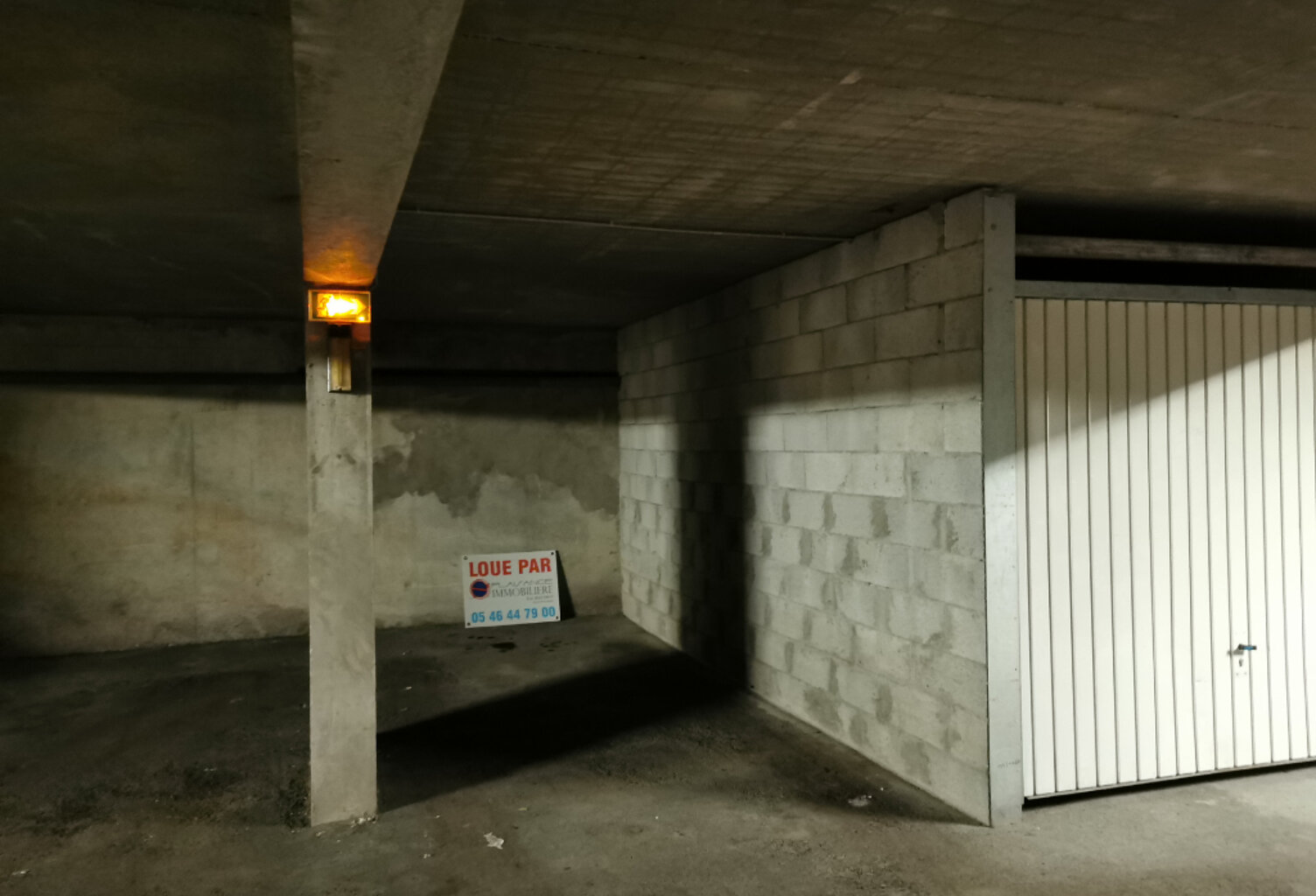 Place de parking en sous sol aux minimes — photo 1