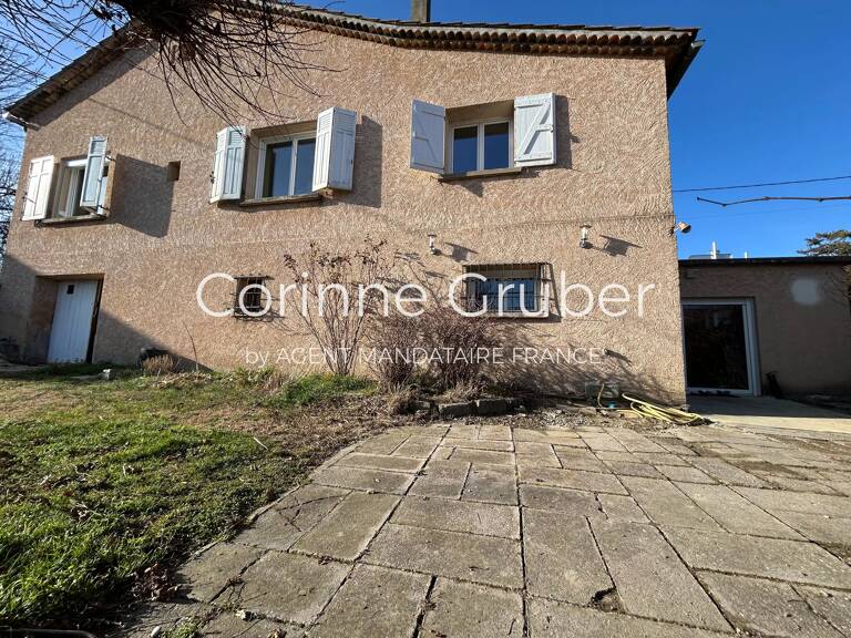 EXCLUSIVITÉ - PROCHE DE DIGNE-LES-BAINS : SPACIEUSE MAISON DE 193 m² HABITABLES AVEC DÉPENDANCES — photo 1