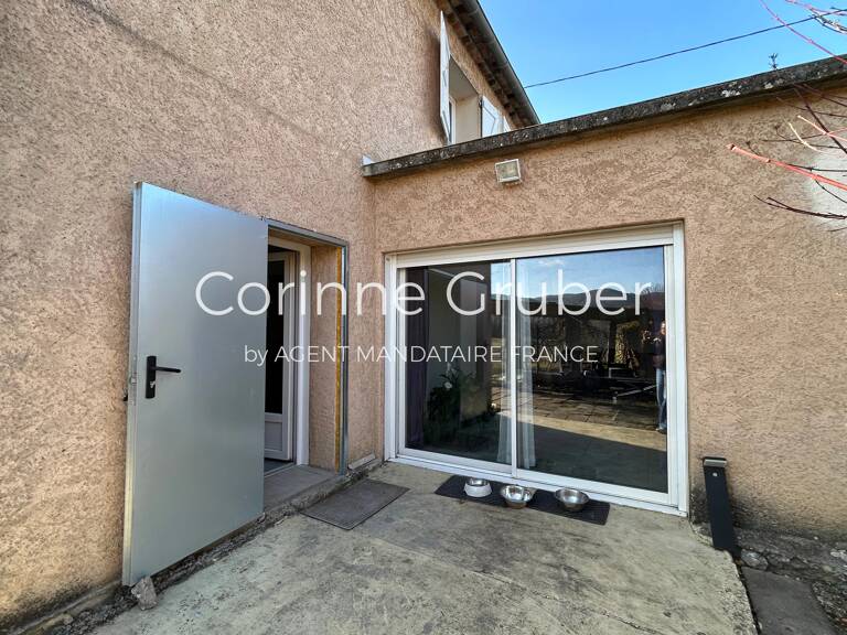 EXCLUSIVITÉ - PROCHE DE DIGNE-LES-BAINS : SPACIEUSE MAISON DE 193 m² HABITABLES AVEC DÉPENDANCES — photo 1