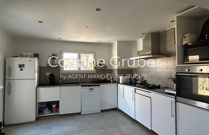 EXCLUSIVITÉ - PROCHE DE DIGNE-LES-BAINS : SPACIEUSE MAISON DE 193 m² HABITABLES AVEC DÉPENDANCES — photo 5