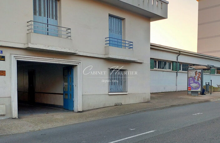 VOIRON - LOCAL PROFESSIONNEL - CENTRE VILLE — photo 5