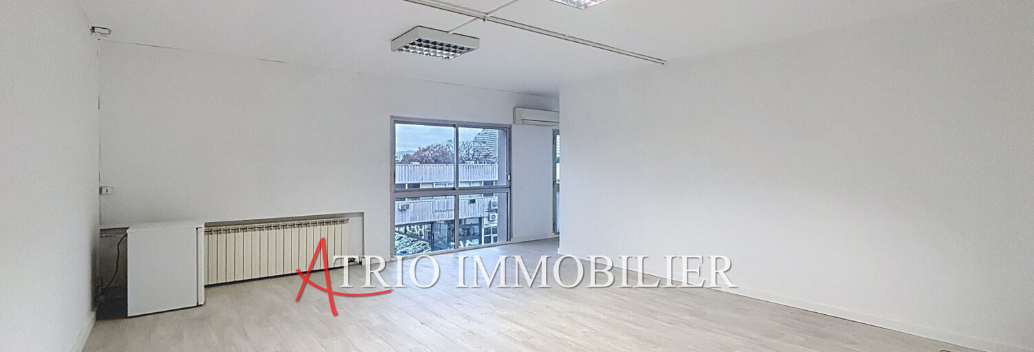 Bureau  59 m² à louer à Villeneuve-Loubet (06270)