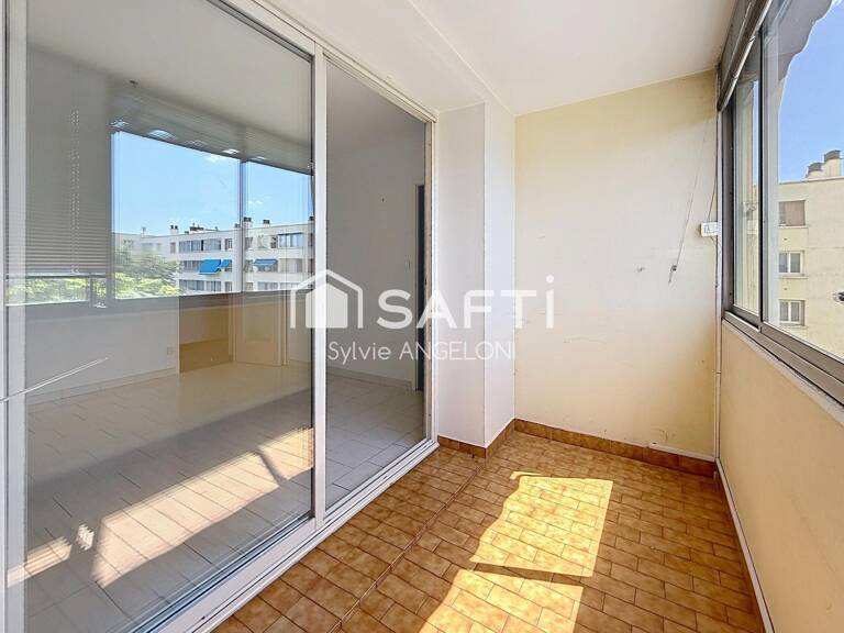 T3 traversant avec loggia, climatisation et cave — photo 1