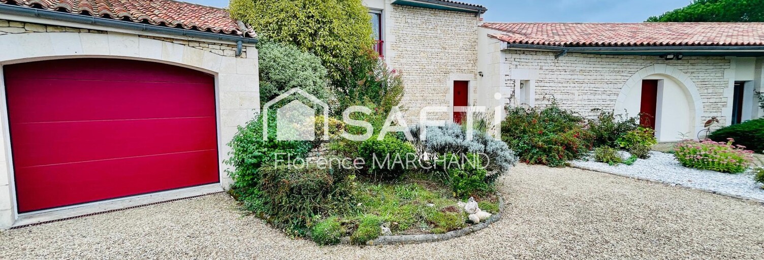 Maison 9 Pièces 402 m² à vendre à Saint-Pierre-le-Vieux (85420)