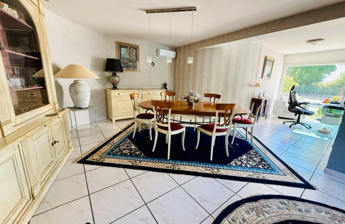 BELLE PROPRIÉTÉ 6 CH, LOGEMENT ANNEXE, PISCINE, PARC PAYSAGÉ — photo 4