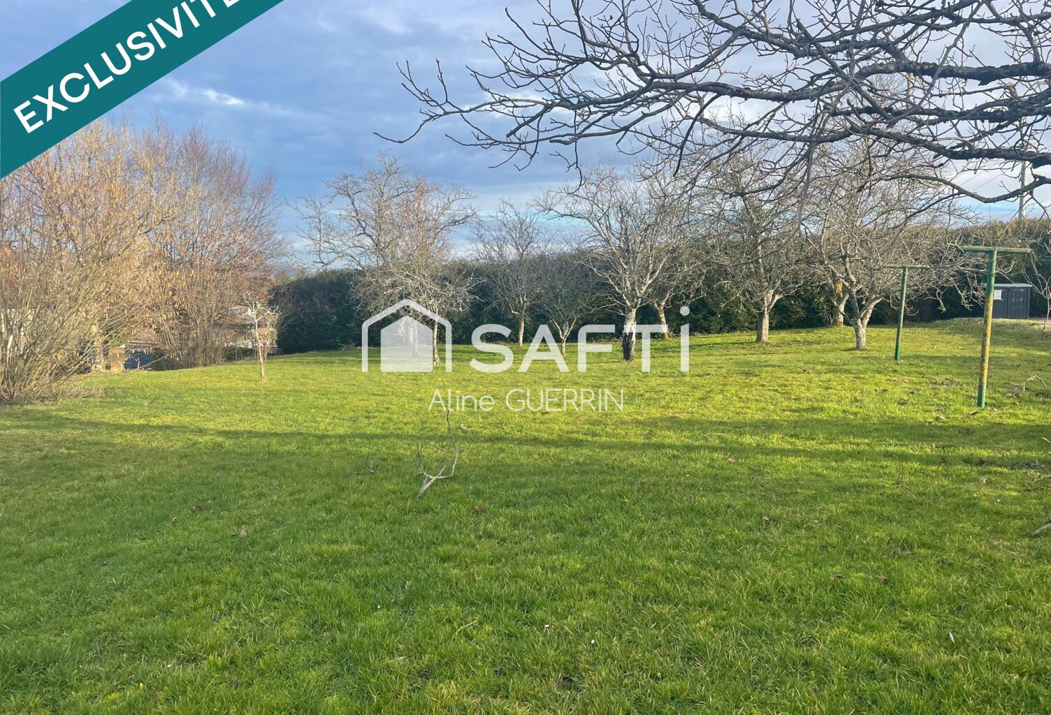 terrain constructible  proche Saint-vit — photo 1