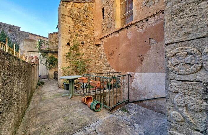 Maison de village avec garage et extérieurs — photo 4