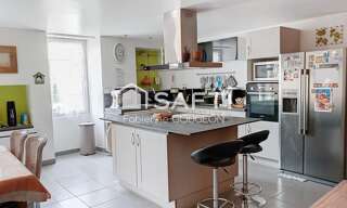 Maison 7 Pièces 205 m² à vendre à Roullet-Saint-Estèphe (16440)