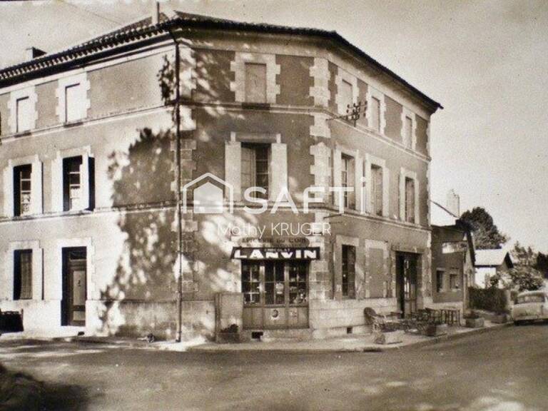 Bâtisse de caractère au cœur du village — photo 1