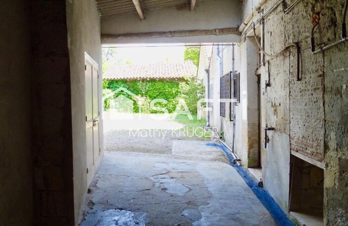 Bâtisse de caractère au cœur du village — photo 3