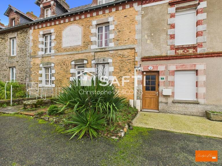 Maison de ville de charme en pierre avec jardin à Saint-Aignan-de-Couptrain — photo 1