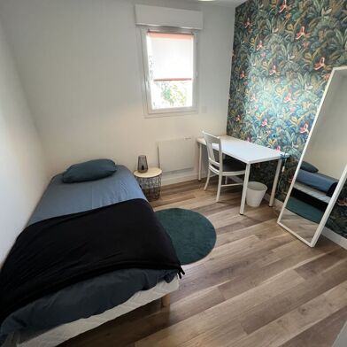 Maison 7 pièces 1450 €