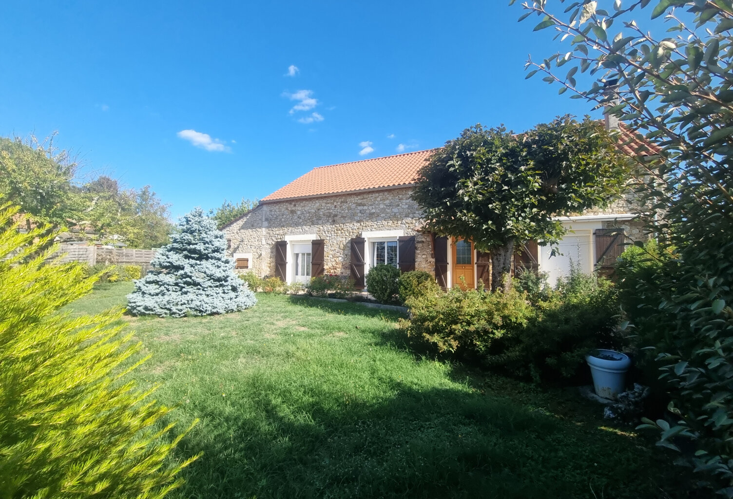 EXCLUSIVITE PRAYSSAC   Charmante maison en pierre de plain-p — photo 1