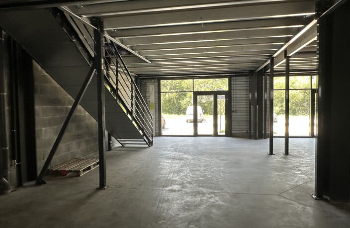 LOCAUX D'ACTIVITÉS NEUFS   PONTCHARRA (38) - DEVENEZ PROPRIE — photo 5