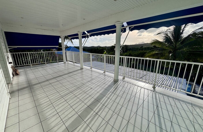 Villa F4 + F2 avec Piscine — photo 2