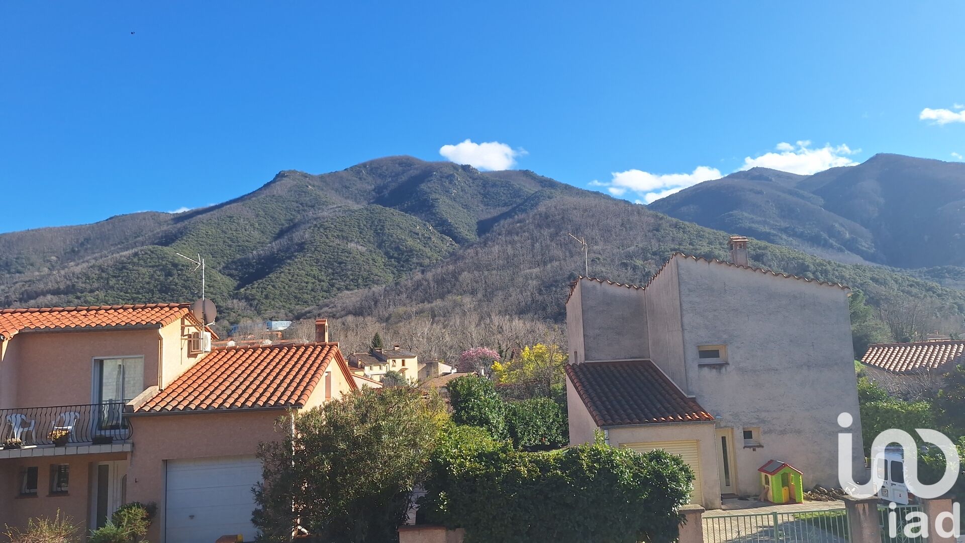 Arles-Sur-Tech - 208m² - 12p. - 6ch.