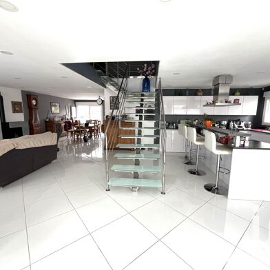 Maison 5 pièces 348200 €