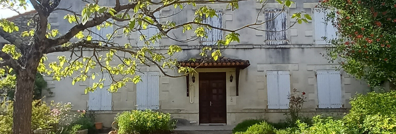 Maison 12 Pièces 376 m² à vendre à Tusson (16140)